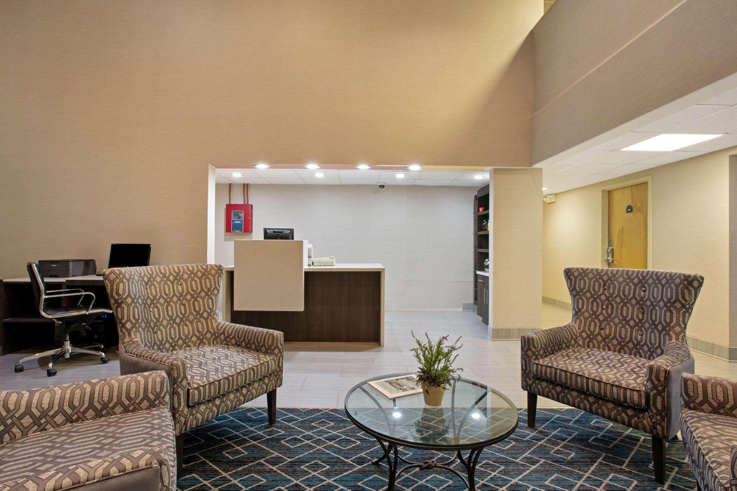 La Quinta Inn By Wyndham Radford Exterior foto